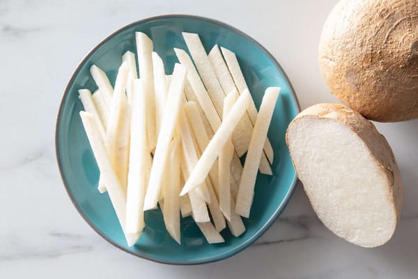 Jicama: The Crunchy Root That Loves Your Gut